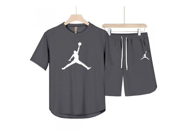 Футболка и шорты повседневные Air Jordan серые