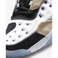 Кроссовки Nike Air Jordan Delta 2 черно-белые
