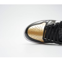 Кроссовки Nike Air Jordan 1 Low черно-белые с золотым