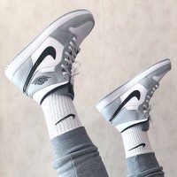 Зимние кроссовки Jordan (Джордан) 1 Retro Grey/ Black с мехом