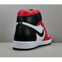 Кроссовки Nike Air Jordan 1 Retro High Og красно-черные