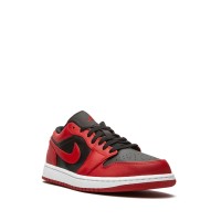 Кроссовки Nike Jordan 1 красные